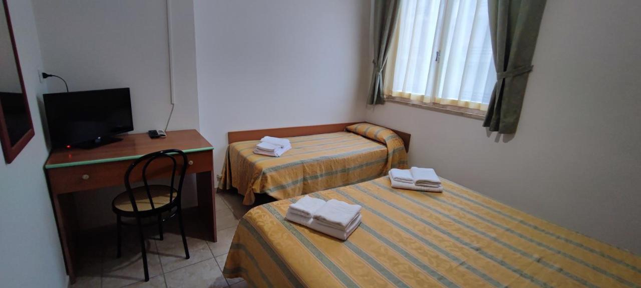 Hotel Zeus Lido Di Classe Room Only Eksteriør billede