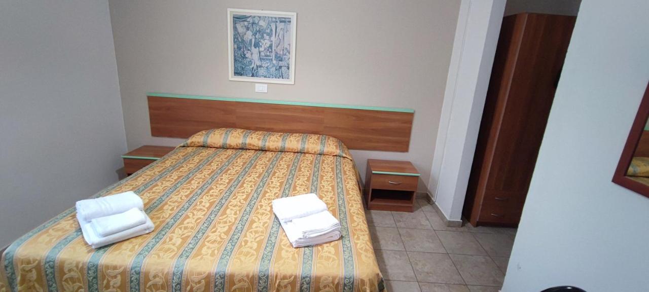 Hotel Zeus Lido Di Classe Room Only Eksteriør billede
