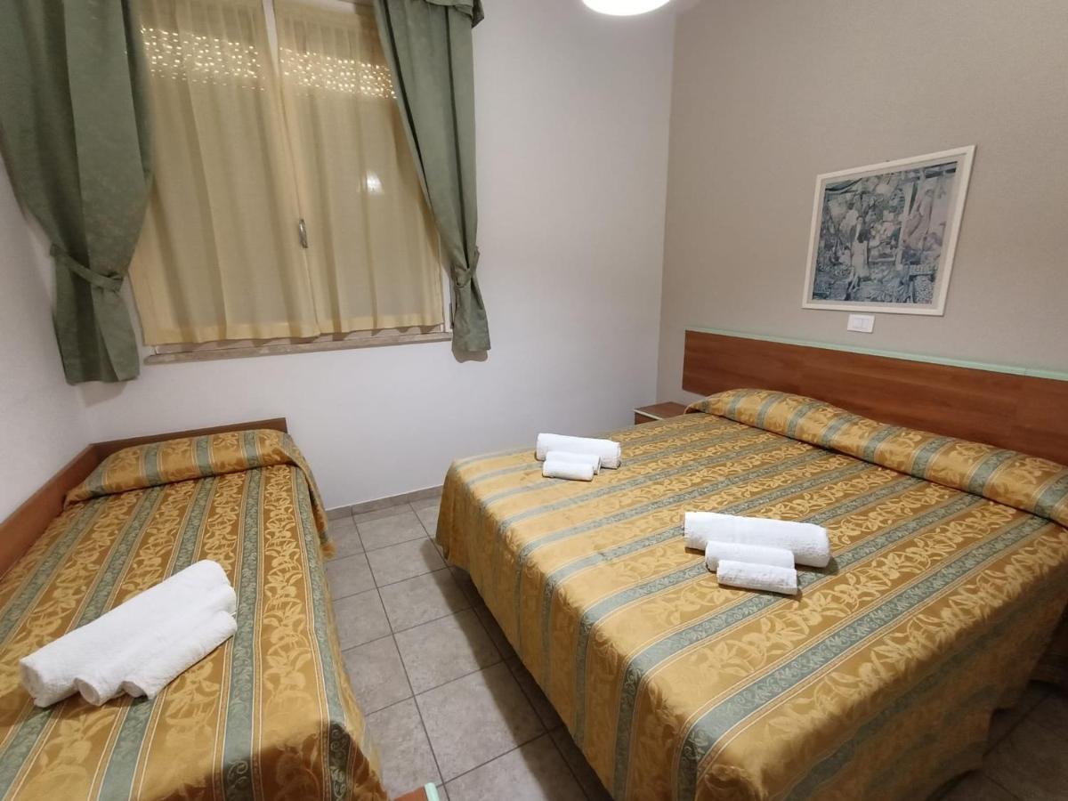 Hotel Zeus Lido Di Classe Room Only Eksteriør billede