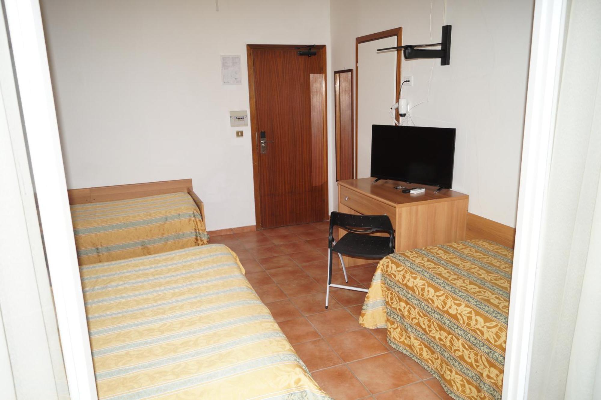 Hotel Zeus Lido Di Classe Room Only Eksteriør billede