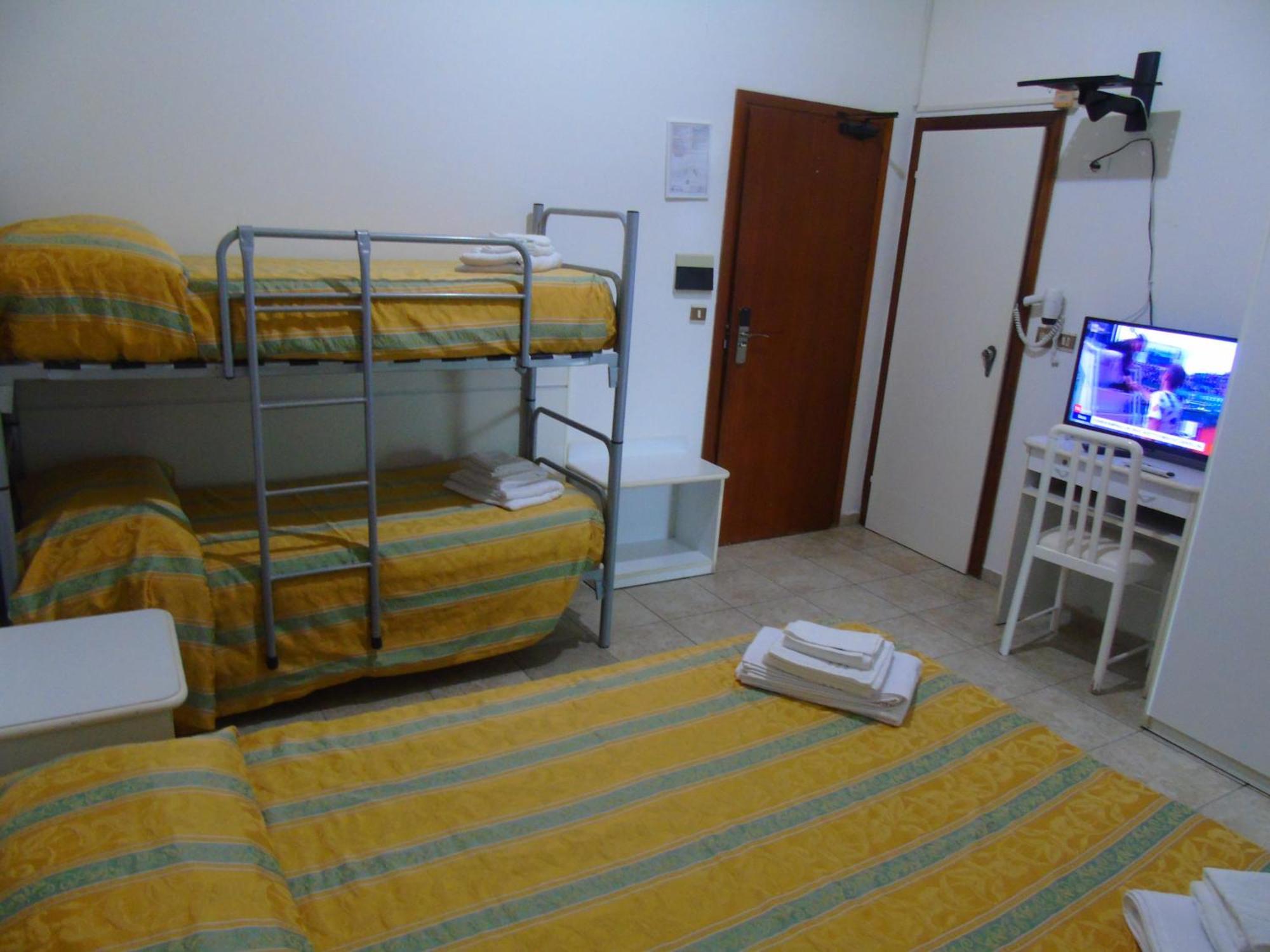 Hotel Zeus Lido Di Classe Room Only Eksteriør billede