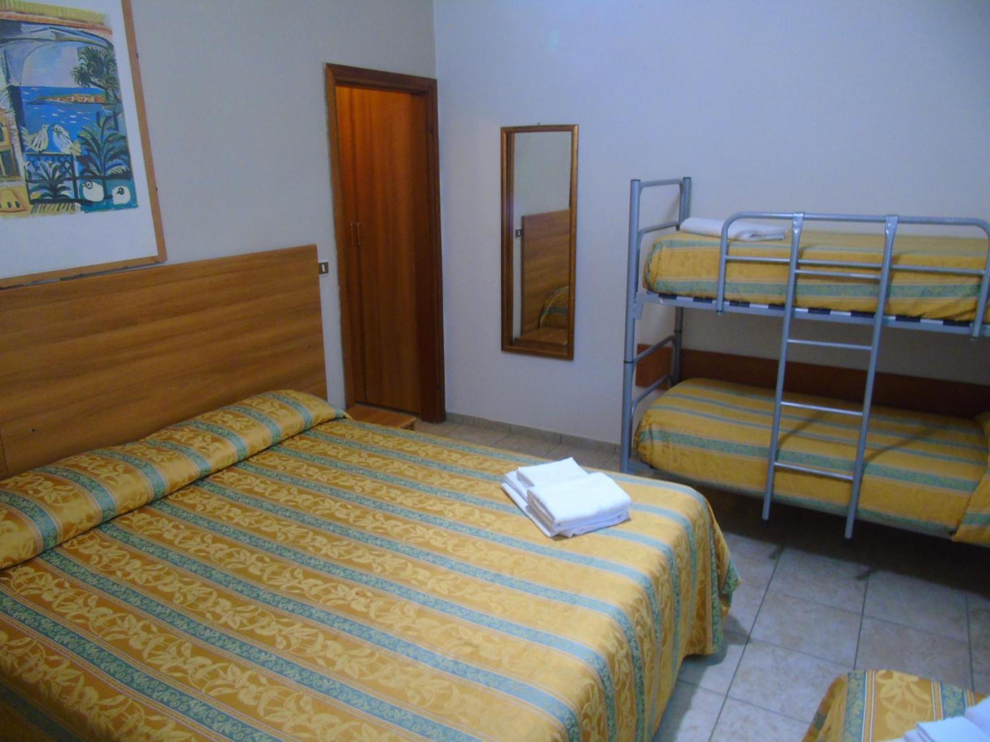 Hotel Zeus Lido Di Classe Room Only Eksteriør billede