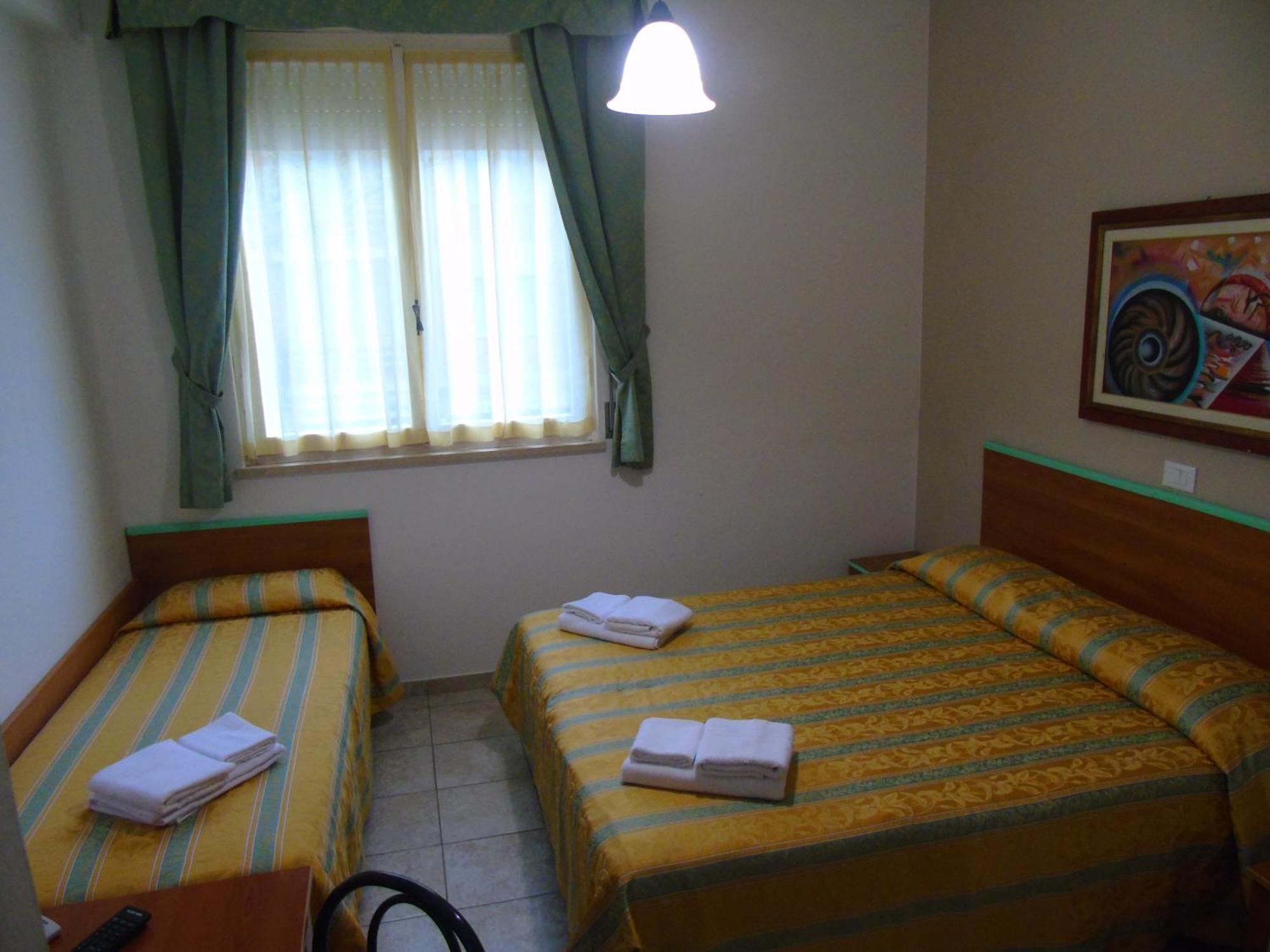 Hotel Zeus Lido Di Classe Room Only Eksteriør billede