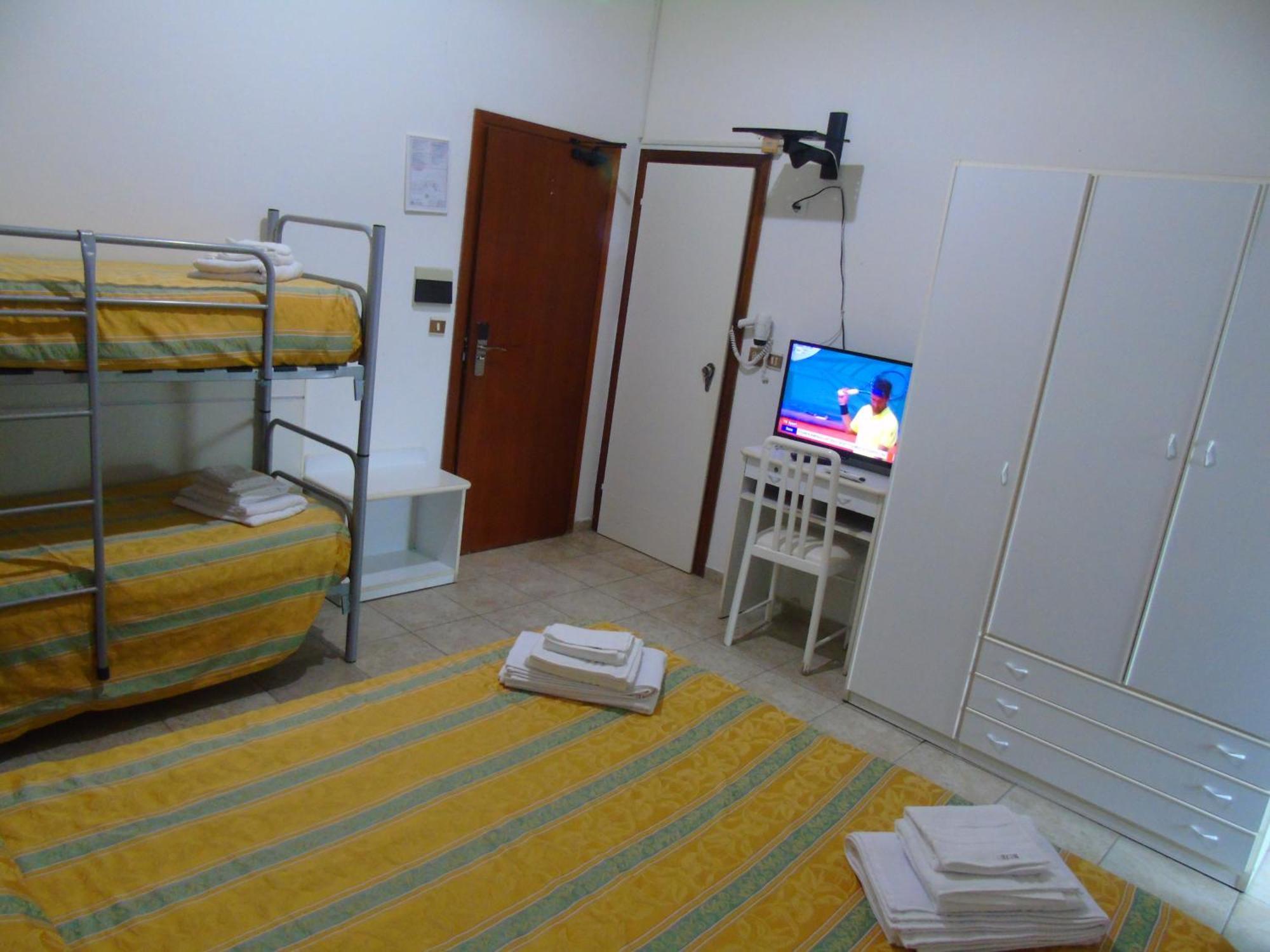 Hotel Zeus Lido Di Classe Room Only Eksteriør billede