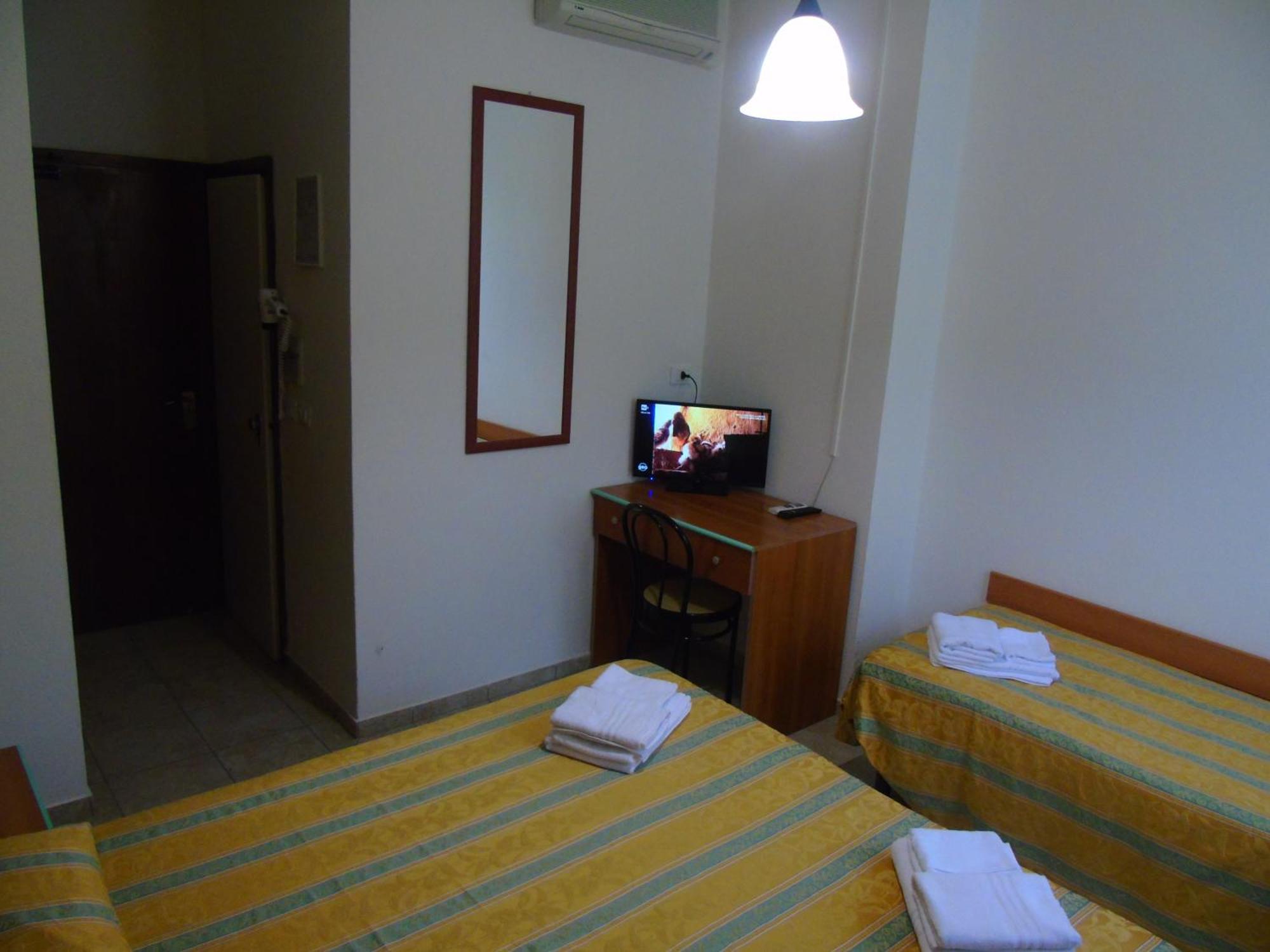 Hotel Zeus Lido Di Classe Room Only Eksteriør billede